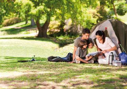 Famille en camping ©Fotolia