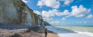 La plage de Berneval et ses falaises de craie blanche - Côte d'Albatre © SMA - S.Cordevant La plage de Berneval et ses falaises de craie blanche - Côte d'Albatre