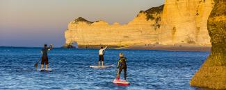 Séance de Paddle le long des falaises - Étretat © SMA - V.Rustuel Séance de Paddle le long des falaises - Étretat