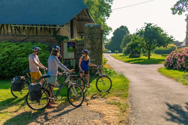 Accueil Vélo Ouville-la-Riviere, Manoir de Tessy