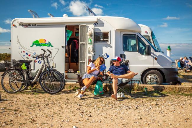 Camping face à la mer