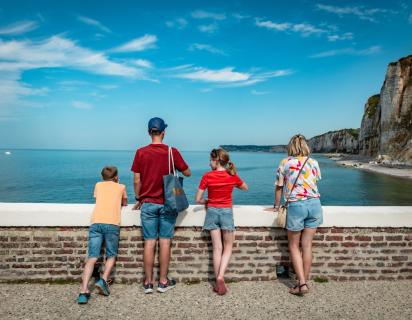 Vue sur les falaises à Yport
